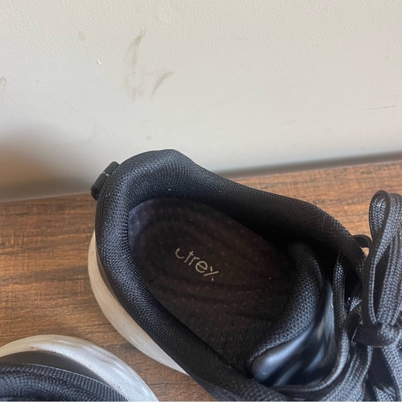 Aetrex Black and White Athletic Shoes Size 6.5 - Picture 2 of 7